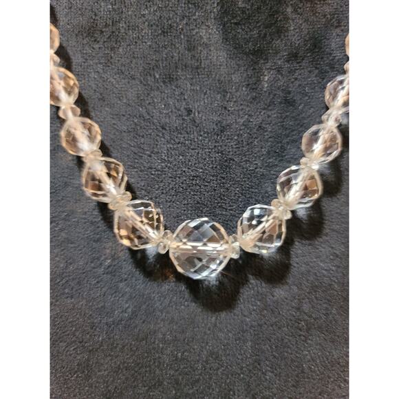 Women's Clear Faceted Bead Necklace With Box Clasp Lock Elegant Vintage Jewelry - Picture 3 of 6